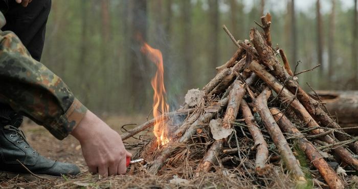 bushcraft survival tips - teepee fire